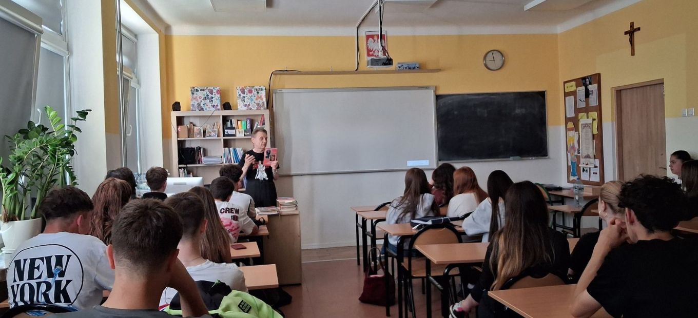 „Człowiek i mit” – spotkanie z pisarzem, p. Mirosławem Iwańczykiem