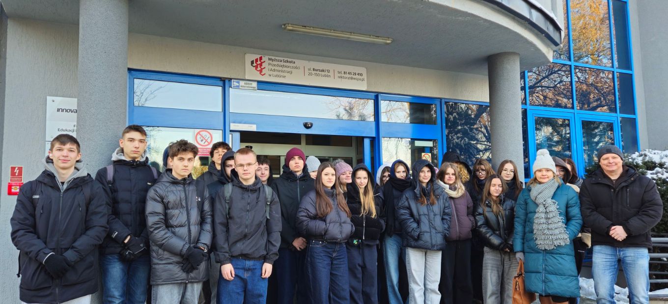 Krok w stronę kariery – wizyta młodzieży z "Jagiełły" na inspirującym Dniu Kariery WSPA